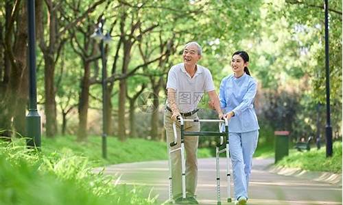 住家护理老人护工(住家护理老人护工视频操作)